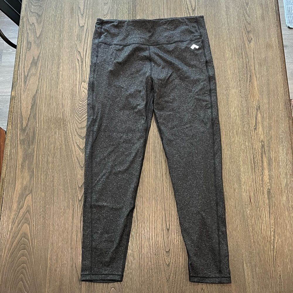 NWOT Tonal Womens Gray Athletic Leggings Size 3X